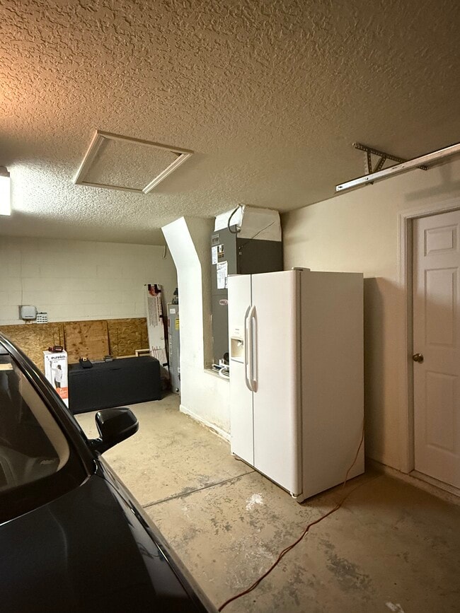 Building Photo - 2914 River Birch Dr