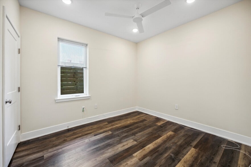 Building Photo - 1804 W Berks St