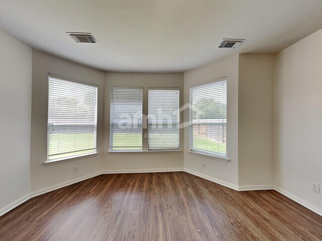 Building Photo - 2610 Dawn River Ln