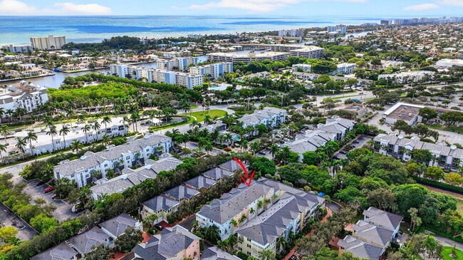 Building Photo - 1054 E Heritage Club Cir