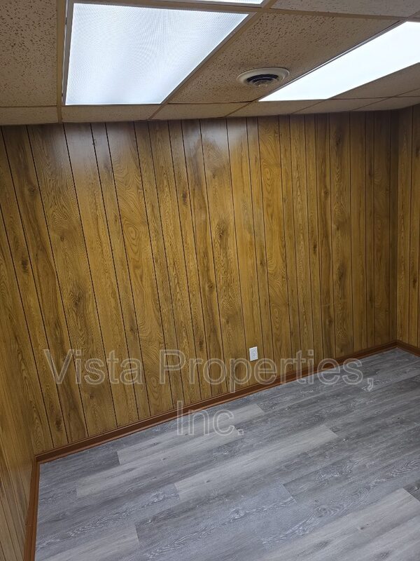 Building Photo - 7292 Manslick Rd