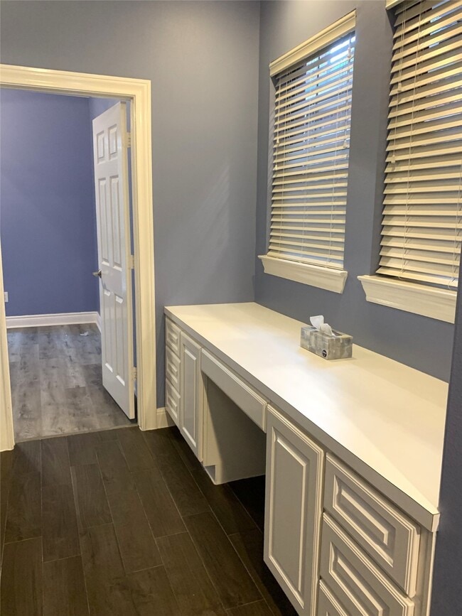 Building Photo - 2611 Summer Rain Dr