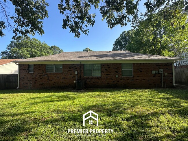 Building Photo - Move-In Ready 4BR Home in 38134 - Airy Living Spaces & Private Backyard