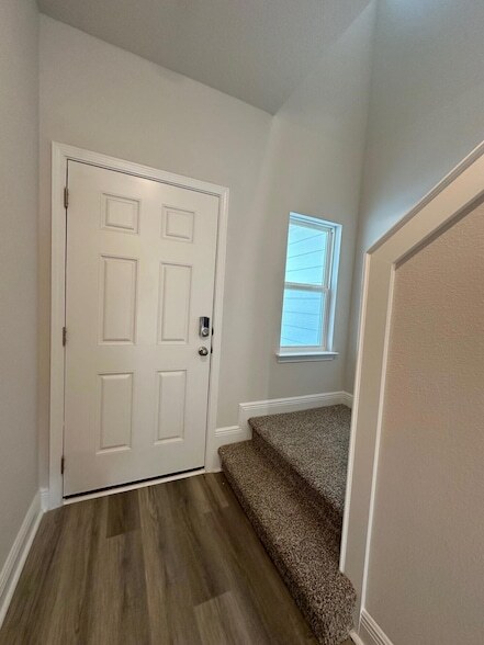 Building Photo - 5737 Stellarjay St