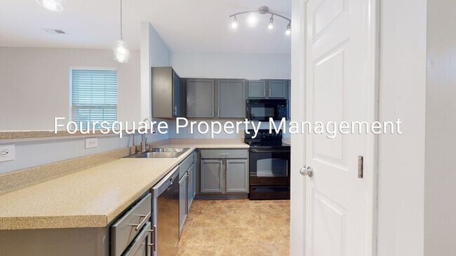 Building Photo - Bright End-Unit Townhome with Screened Porch & Community Pool – Raleigh Location