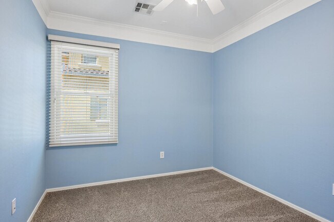 Building Photo - 1319 S Sabino Dr