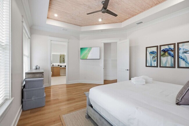 Building Photo - 304 Palm Beach Dr