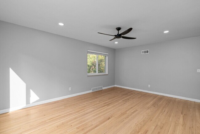 Building Photo - 303 Danworth Ct