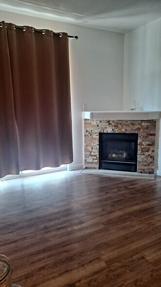 Building Photo - 4960 Harrison Dr