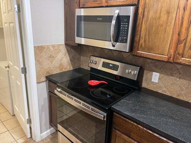 Building Photo - 4539 Guadalajara Dr