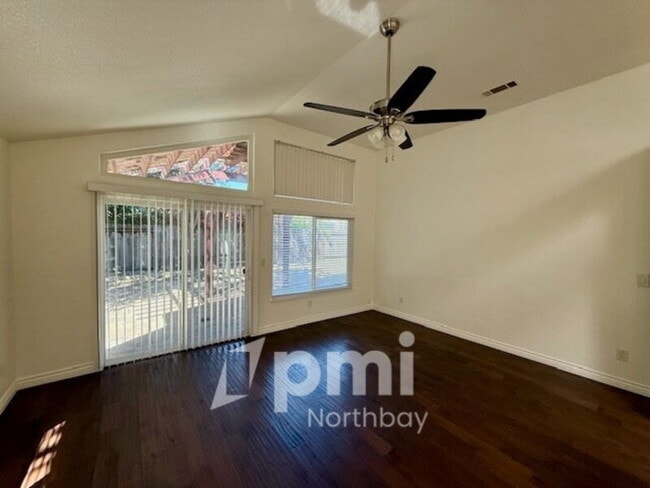 Building Photo - 1126 Meadowlark Dr