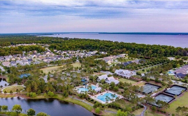 Building Photo - 239 Meadow Creek Dr