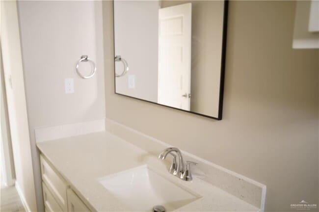 Building Photo - 1608 Canelo Dr