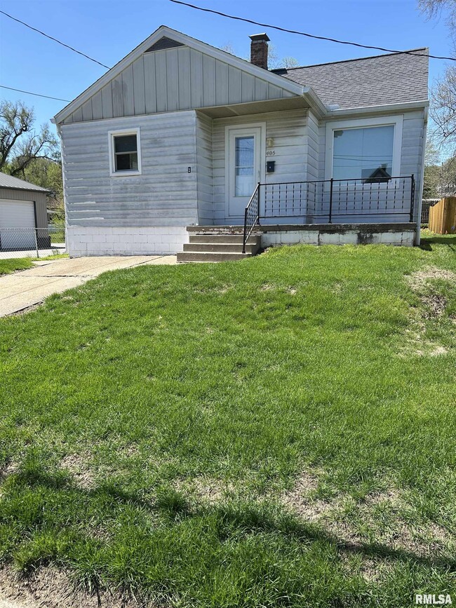 Building Photo - 405 Keller St