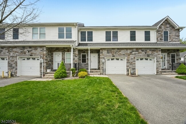Building Photo - 26 DeCroce Ct