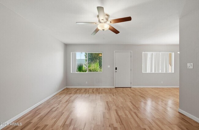 Building Photo - 1702 W Tuckey Ln