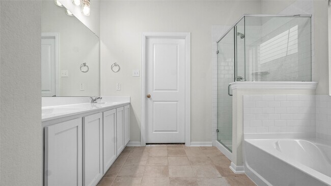Building Photo - 22218 Delphin Grv Dr