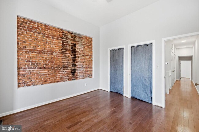Building Photo - 914 N St NW