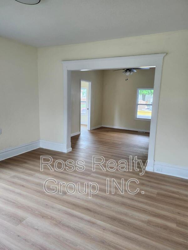 Building Photo - 653 Oswald St