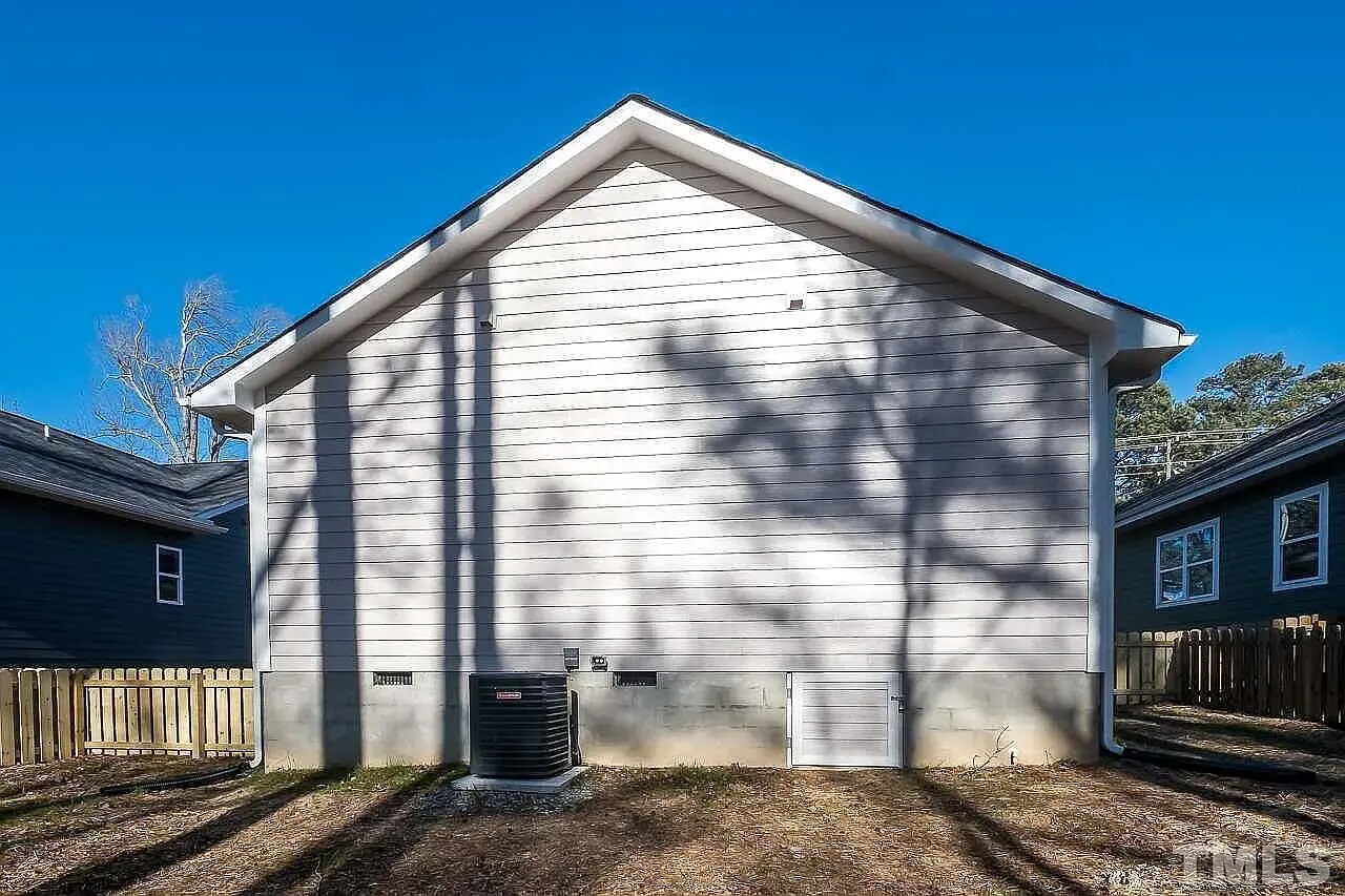 Building Photo - 2612 Holloway St