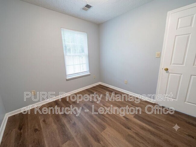 Building Photo - 1034 Marshall Park Dr