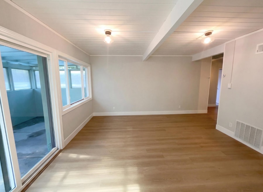 Building Photo - 2361 Oakmont Dr