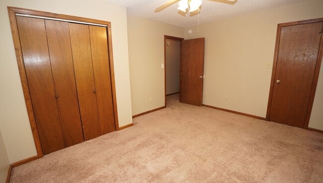 Building Photo - Cinnamon Ridge – 3 bedrooms and 2 baths