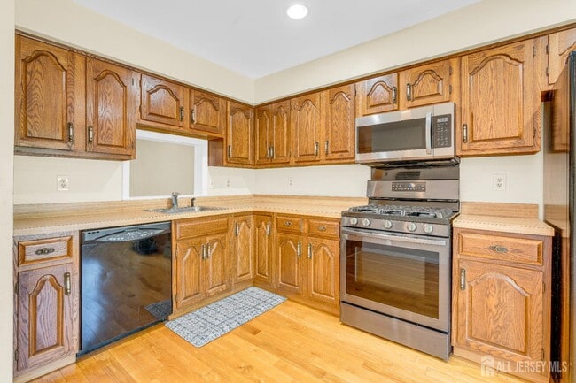 Building Photo - 3604 Springbrook Dr