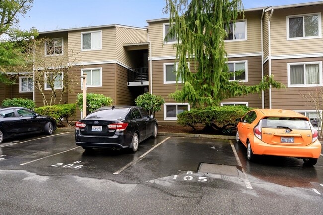 Building Photo - Spacious 2-bed 2-bath condo in Everett