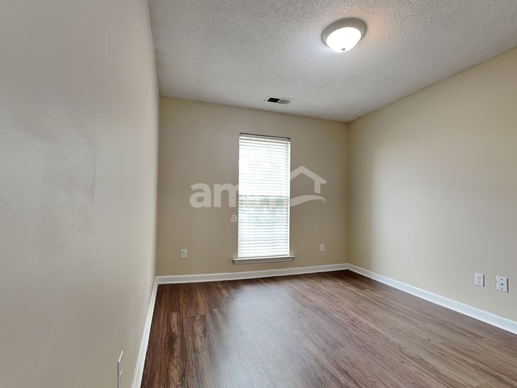 Building Photo - 1146 Red Fern Cir E
