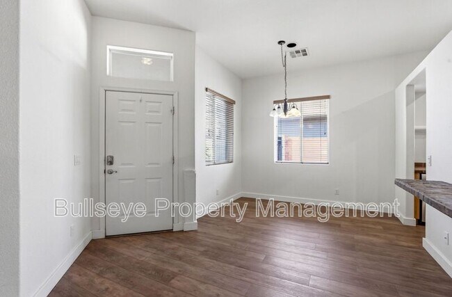 Building Photo - 6519 S 5th Way