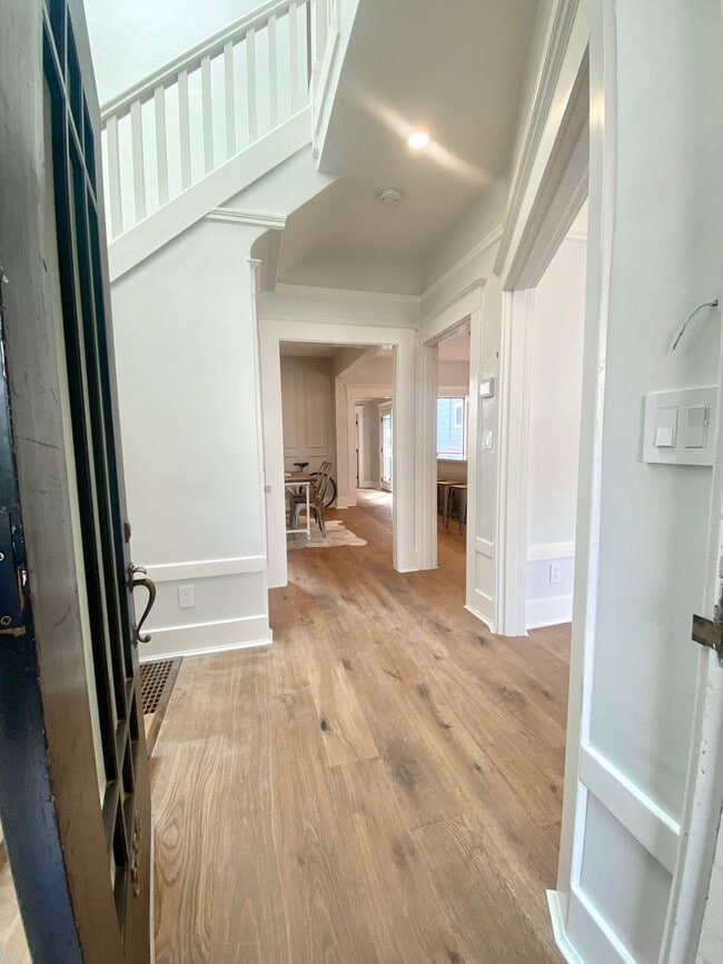 Building Photo - Gorgeous Richmond Home w/Deck and Yard