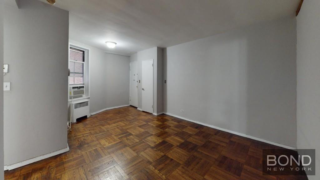 Building Photo - 340 E 58th St