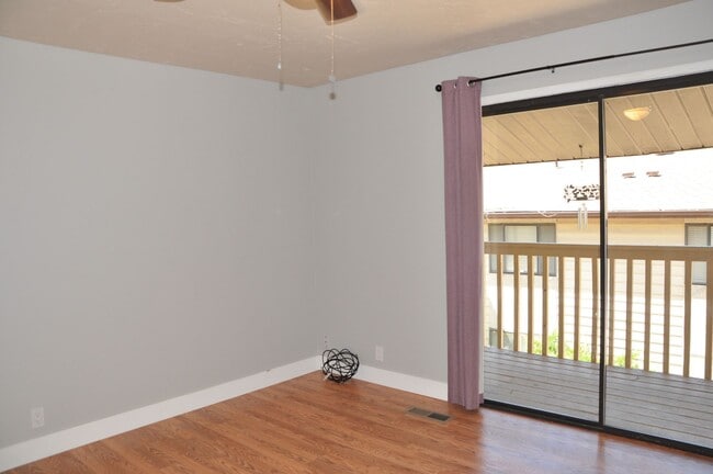 Building Photo - Beautiful 2 bedroom on the east side!