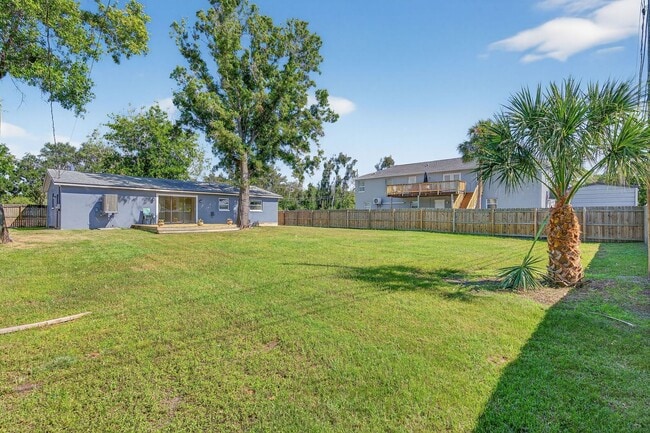 Building Photo - Fully Remodeled 3BR Home with Large Fenced Yard & New Deck