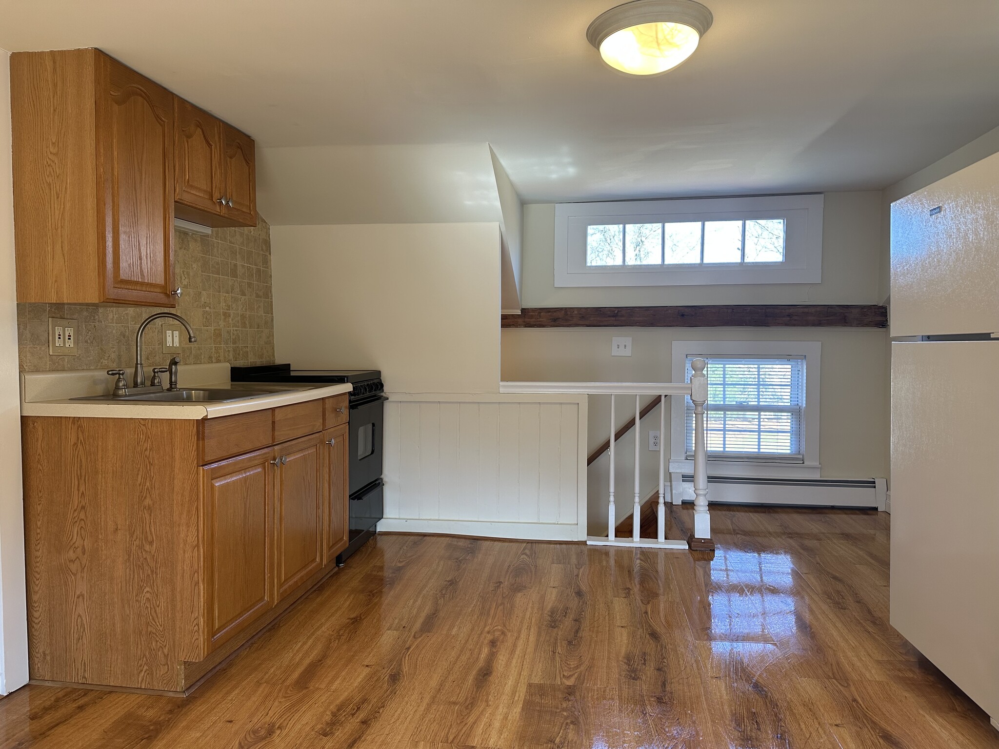 Living room/Kitchen - 49 School St