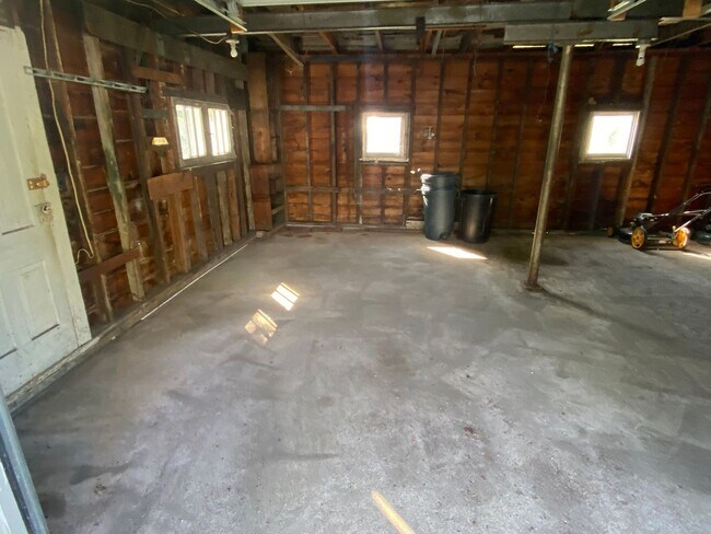 Building Photo - 1602 Emerson St