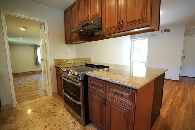 Building Photo - Beautiful Updated San Jose Home!