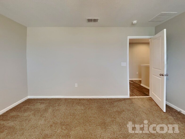 Building Photo - 311 Irving Bend Dr