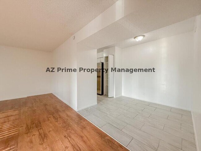 Building Photo - 2415 W Hazelwood St