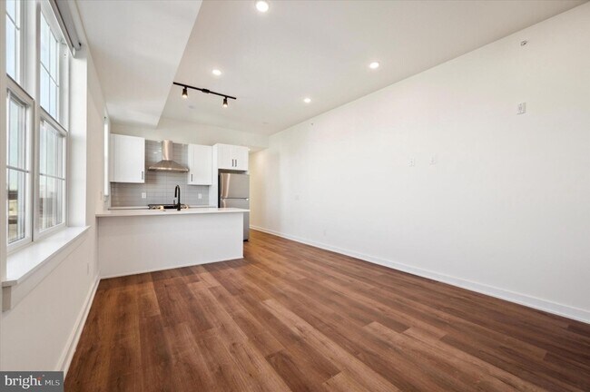 Building Photo - 2513 N Howard St