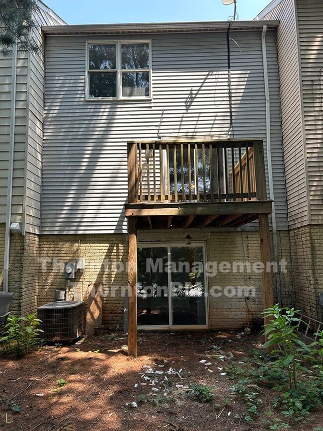 Building Photo - Culpeper Newly Renovated Townhouse