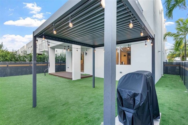 Building Photo - 10373 NW 68th Terrace