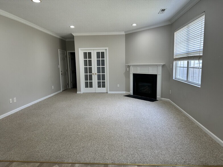 Building Photo - 8017 Hill-N-Dale Dr