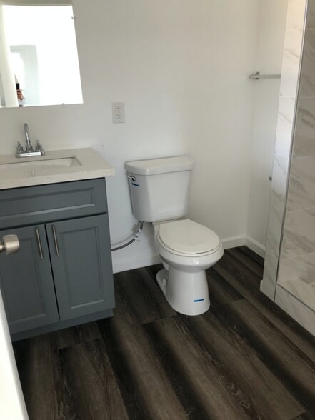 Building Photo - 1136 S Holt Ave