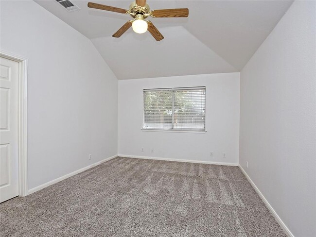 Building Photo - 305 N Heatherwilde Blvd