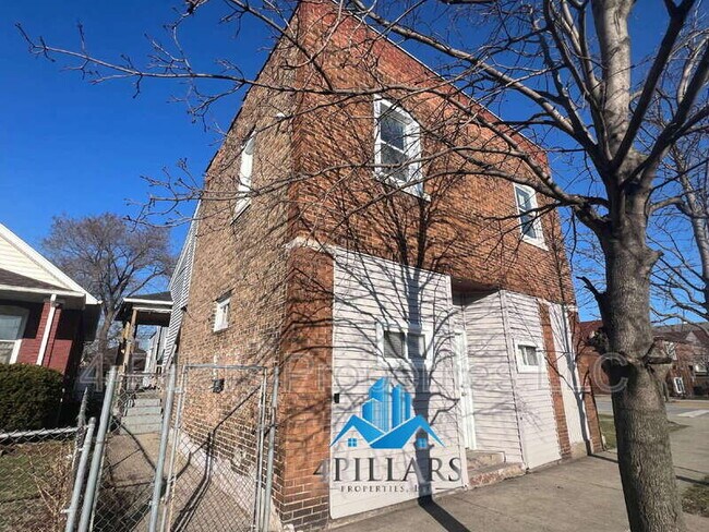 Building Photo - 3904 Deodar St