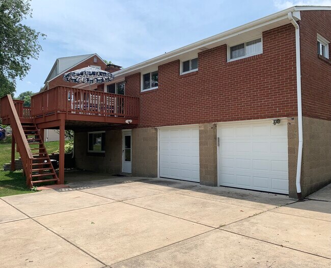 Building Photo - 158 Arla Dr