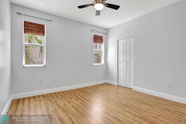 Building Photo - 5960 W Sample Rd