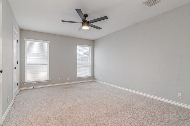 Building Photo - 5710 Llano Ct